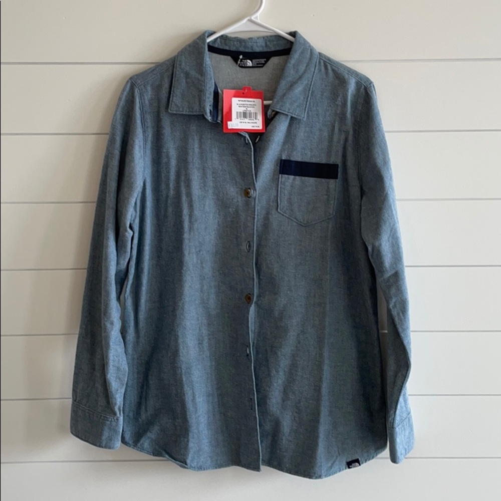 The North Face Women’s Long Sleeve medium shirt